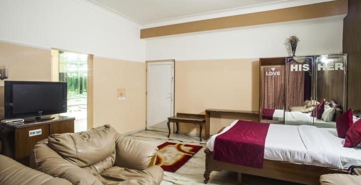 Sarao Hotel Mohali Bagian luar foto